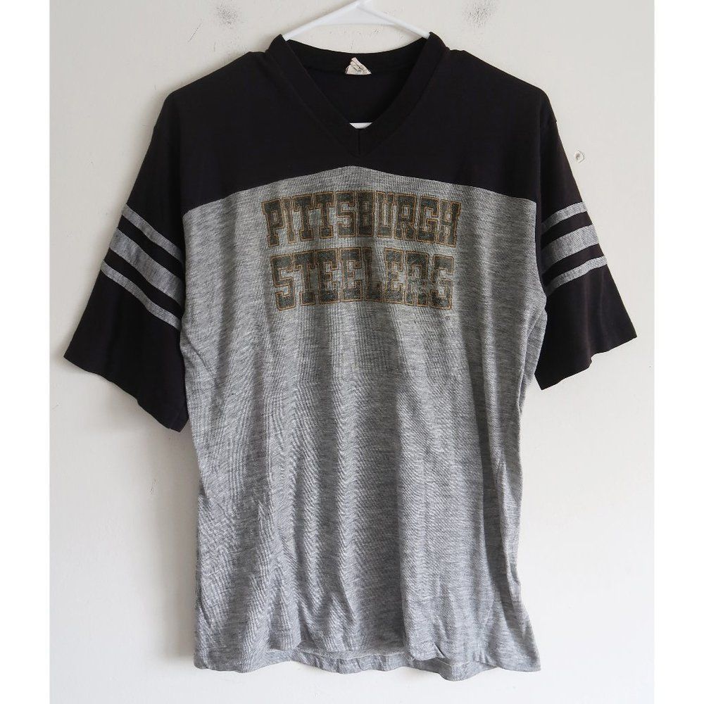 Pittsburgh Steelers V-neck Shirt - Size XL